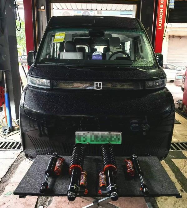 吉利远程超级 Van 旅居房车｜底盘进阶升级：霸哥 AGSHOCKS 氮气减震
