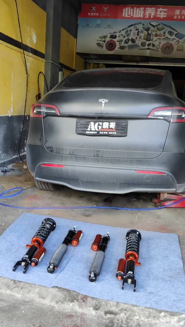 Model Y 安装霸哥氮气减震器